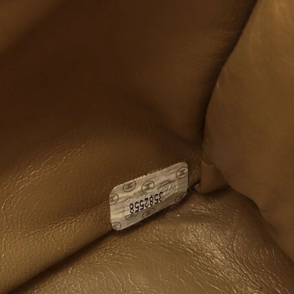 Authentic CHANEL CC Vintage Matelasse Turnlock Shoulder Bag Leather Beige Chain - Picture 7 of 12